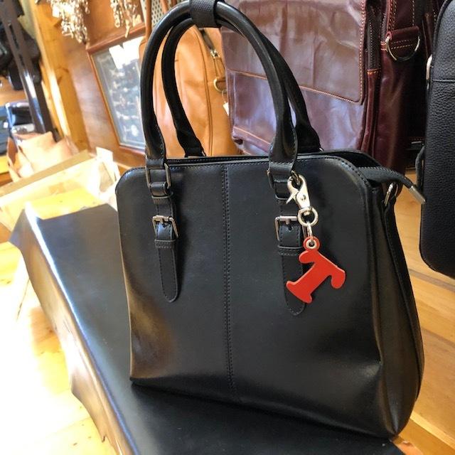 アルファベット チャーム T メンズ レディース イニシャル レザー