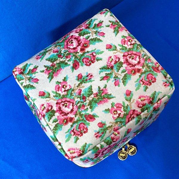 feiler 美品!! FEILER リアローズ 花柄 ラウンドファスナー feiler 美品!! FEILER リアローズ 花柄 ラウンドファスナー