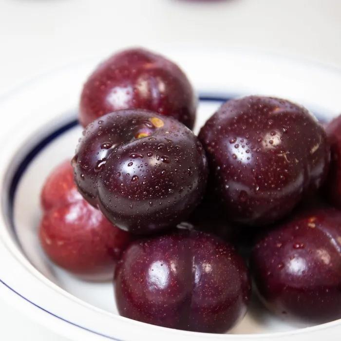 奄美プラム 送料無料】奄美大島産すもも ガラリ種 奄美プラム M玉以上 1kg