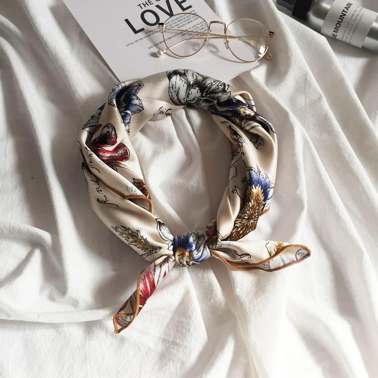 Liberty for j.crew バンダナ　スカーフ　限定　花柄 Liberty for j.crew バンダナ スカーフ 限定 花柄 バンダナ柄