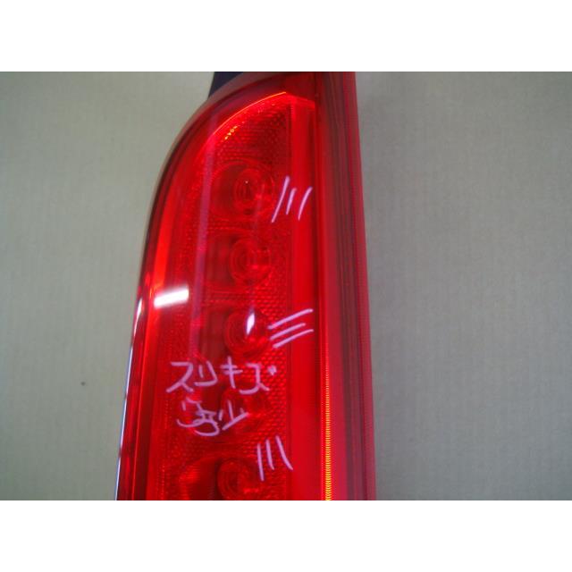 スペーシア DBA-MK32S 右テールランプ 220-59294R 35650-81M00 35650