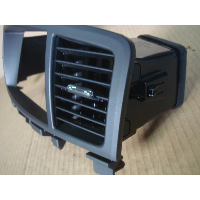 エルグランド DBA-PE52 クラスターパネル モニター周りのパネル 68270