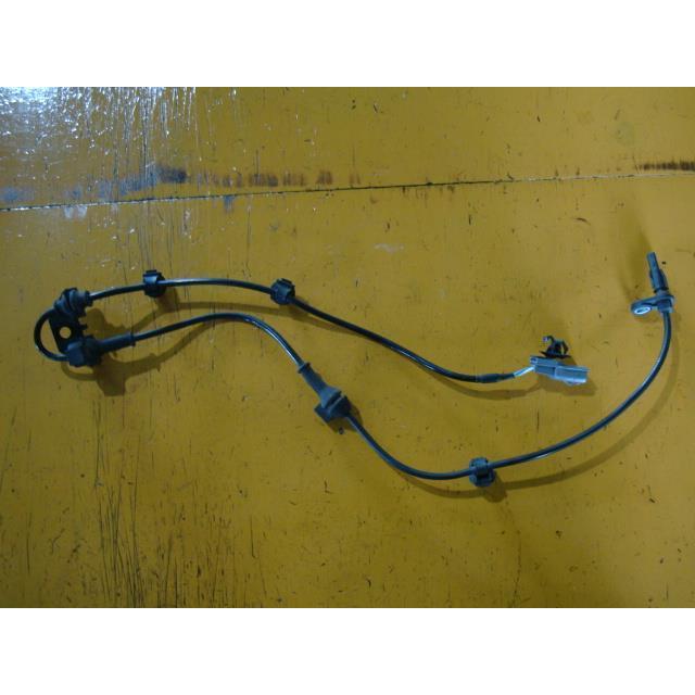 スイフト DBA-ZC72S ABSセンサー 右フロント用 193954 : 有限会社尼岡