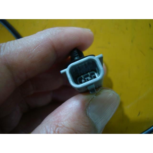 $ スイフト DBA-ZC72S ABSセンサー 右フロント用 193954 : 有限会社尼岡