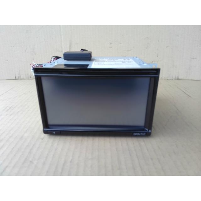 リーフ ZAA-ZE0 カーナビゲーション QY-7204N-A 25915-3NC0A シリアル