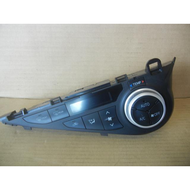 アクア DAA-NHP10 A/Cスイッチパネル 55900-52A50 204834 : 有限会社尼