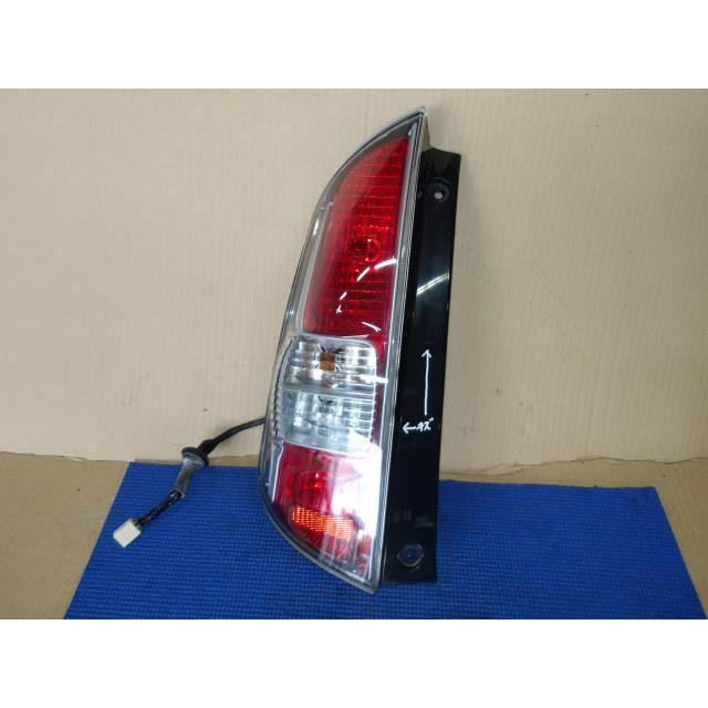 パッソ DBA-QNC10 左テールランプ 81560-B1010 206182 : 有限会社尼岡
