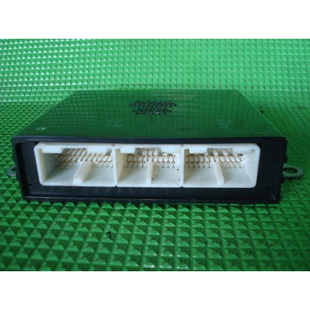 セルシオ UA-UCF31 MPXコンピューター左リアドア内 123300-6261 89224 