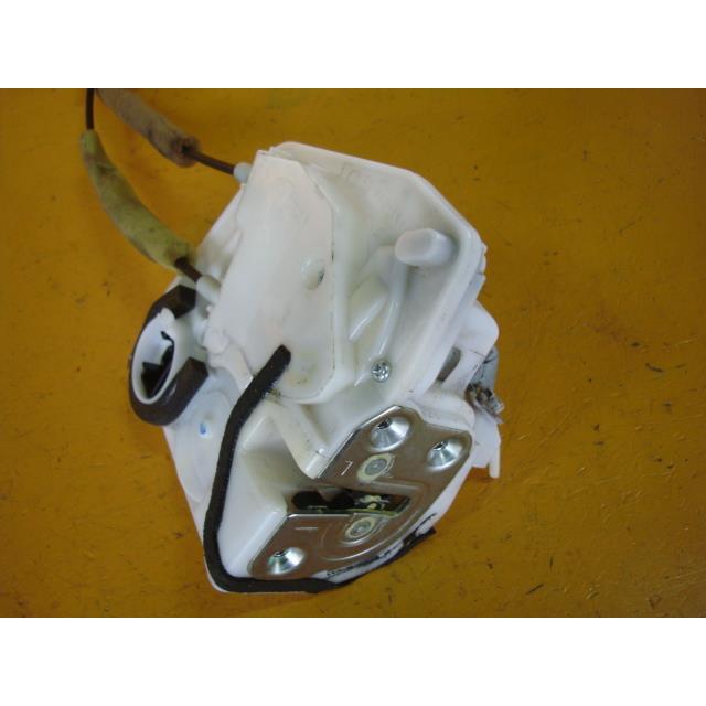 デミオ DBA-DE3FS 左Fドアロックソレノイド 左フロントドアロックソレノイド D651-59-310C 171186 : 有限会社尼岡 ...