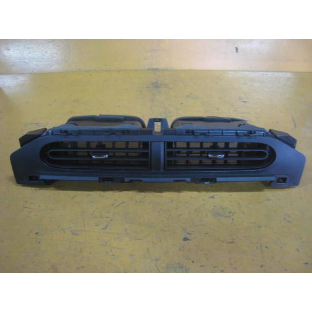 アクア DAA-NHP10 センター用エアコン吹き出し口 55670-52120-C0