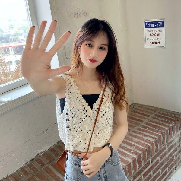 クロシェ編み ニット ベスト フロントボタン 前開き ショート丈 レディース ベスト | 