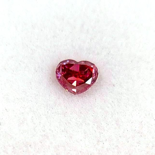 GIA鑑定書付】0.21ct FANCY PURPLISH RED ハート シェイプ 天然 GIA鑑定書付】0.21ct FANCY PURPLISH RED ハート シェイプ 天然
