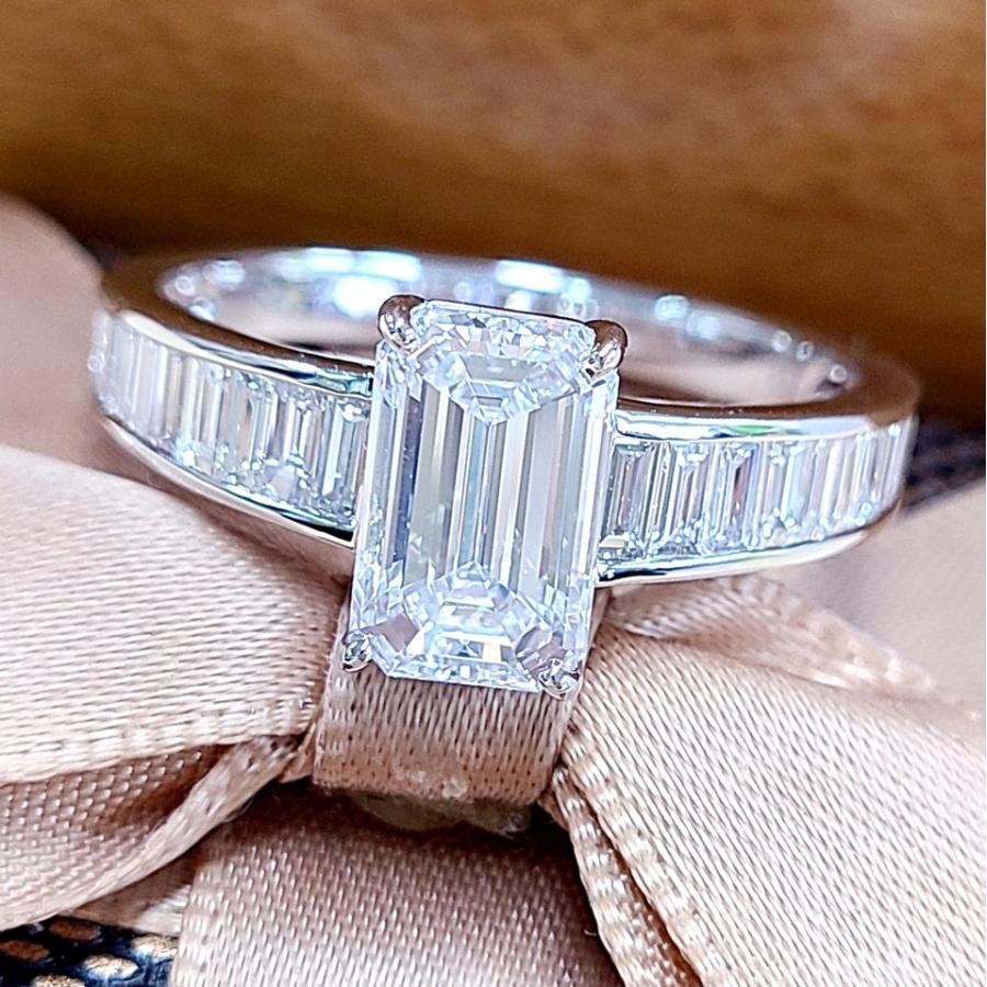 GIA鑑定書 D FL EX エメラルドカット 2.34ct ダイヤモンド K18 GIA鑑定書 D FL EX エメラルドカット 2.34ct ダイヤモンド K18