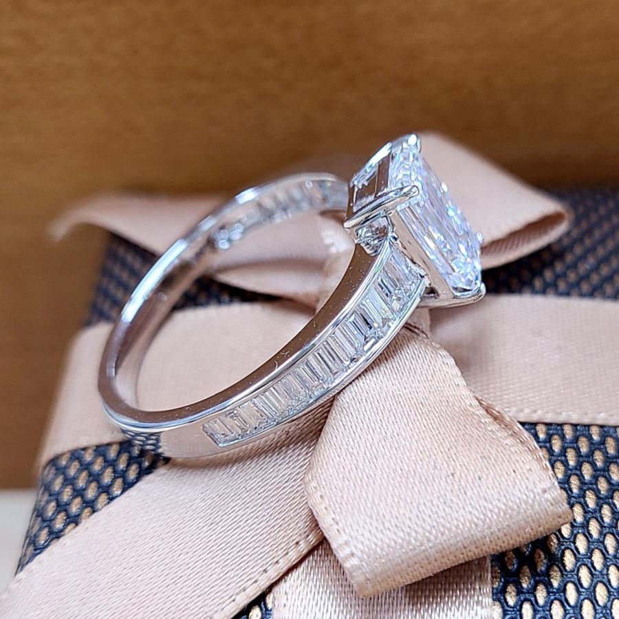 GIA鑑定書 D FL EX エメラルドカット 2.34ct ダイヤモンド K18 GIA鑑定書 D FL EX エメラルドカット 2.34ct ダイヤモンド K18