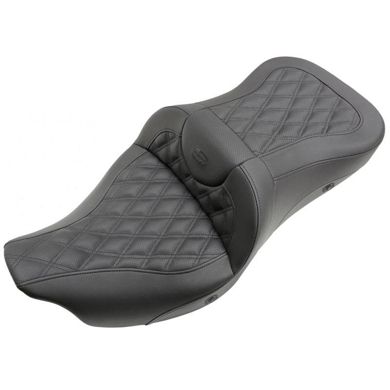 ROADSOFA LS シート ヒーター機能付き ブラックステッチ 2008〜25年ツーリングモデル（但し2023年以降FLHXSE、FLTRXSE、2024年以降FLHX/U、FLTRX/STSEは除く）