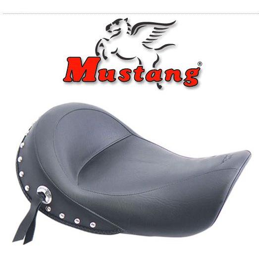 専用❗Harley-Davidsonダイナ06～　Mustang ソロシート Harley Davidson（ハーレー・ダビッドソン） Mustang STUDDED STYLE