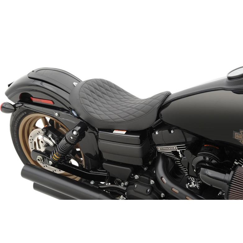 ソロシート　ブラック ダイヤモンドステッチ ラペラソロシートダイヤモンドステッチダイナ