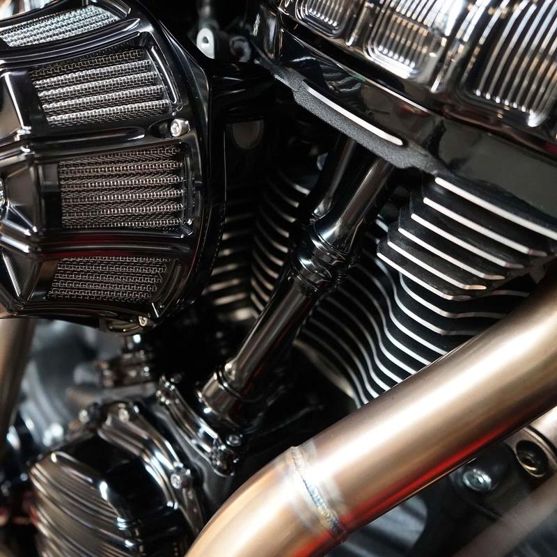 プッシュロッドカバーキット ブラック：2017年以降M-EIGHT