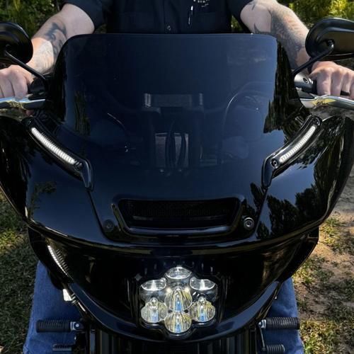ローライダーST LED ウインドシールドトリム ダークブロンズ 2022年以降FXLRST、FXRST_2