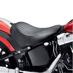 Harley Davidson タック＆ロール・ソロシート 2011〜13年FXS