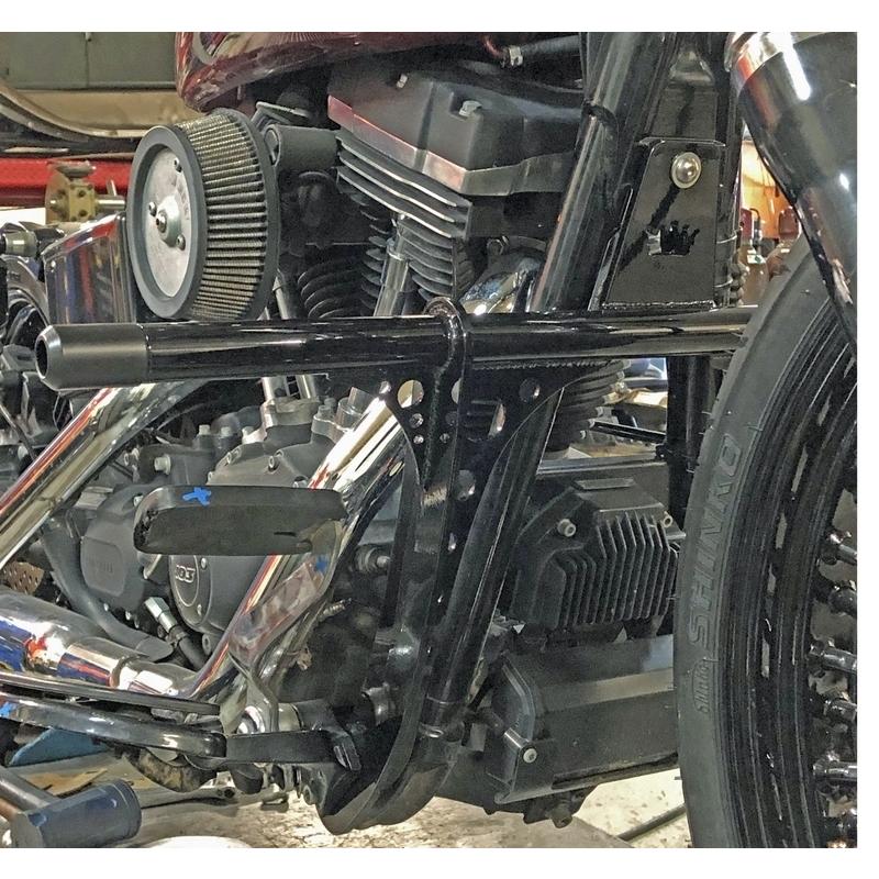 Harley Davidson ハイウェイペグ クラッシュバー：2006〜17年ダイナで 