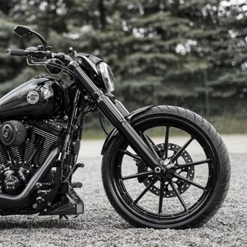 Harley Davidson ブレイクアウト用 フロントフェンダー 2013〜17