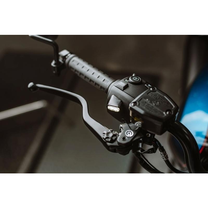 フロントLED ターンシグナル DRLランニングライト付き:2021年以降RH1250S_3