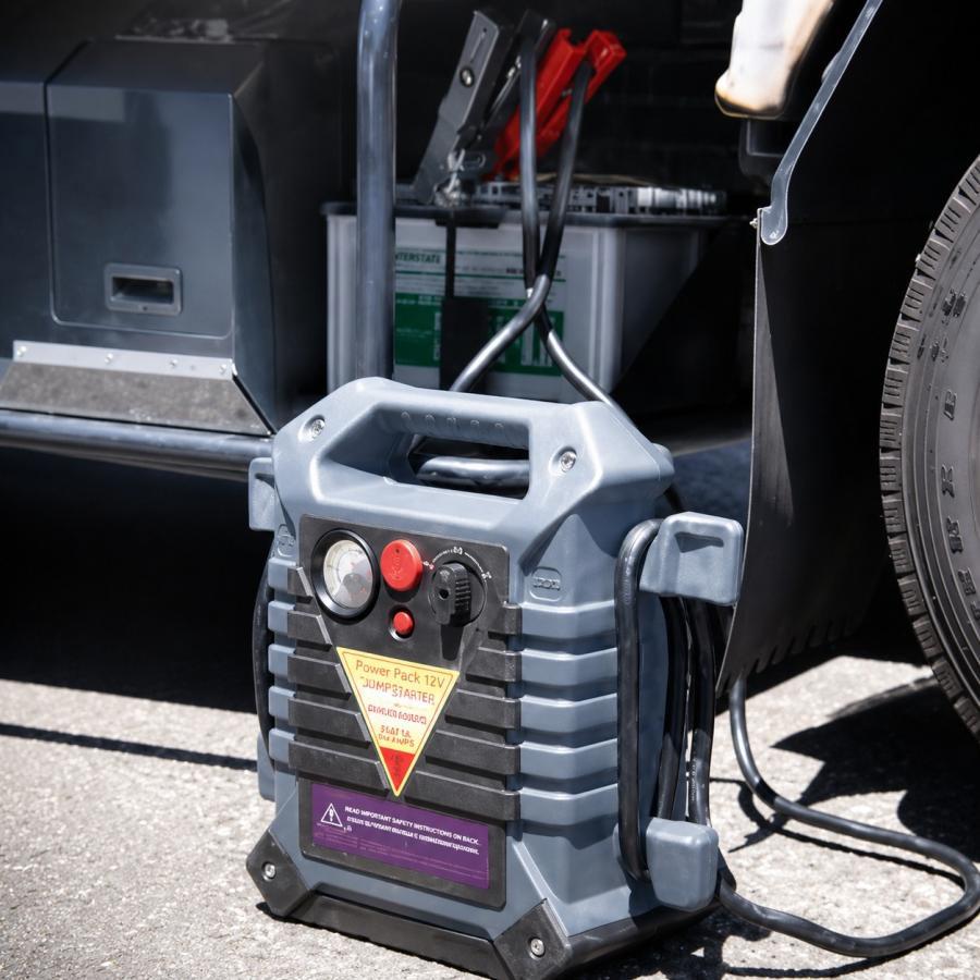 ジャンプスターター パワーブースター 12V 24V 両用 エンジンスターター ポータブル 兼用 緊急用 電源 バッテリー非常用電源 |  | 06