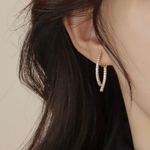 イヤリング 痛くない 40代 50代 揺れる 大ぶり ロング ジルコニア ノンホール ピアス見え ゴールド クリップ 30代 レディース |  | 06