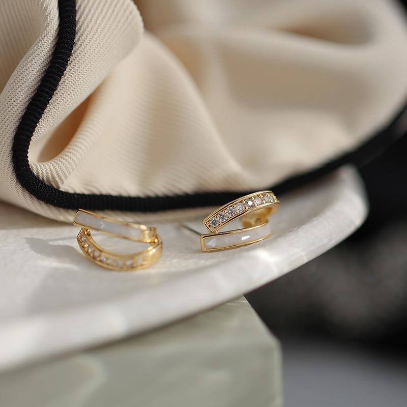 イヤリング 痛くない 40代 50代 ジルコニア ノンホールピアス ピアス見え ゴールド クリップ シリコンカバー 30代 レディース |  | 02