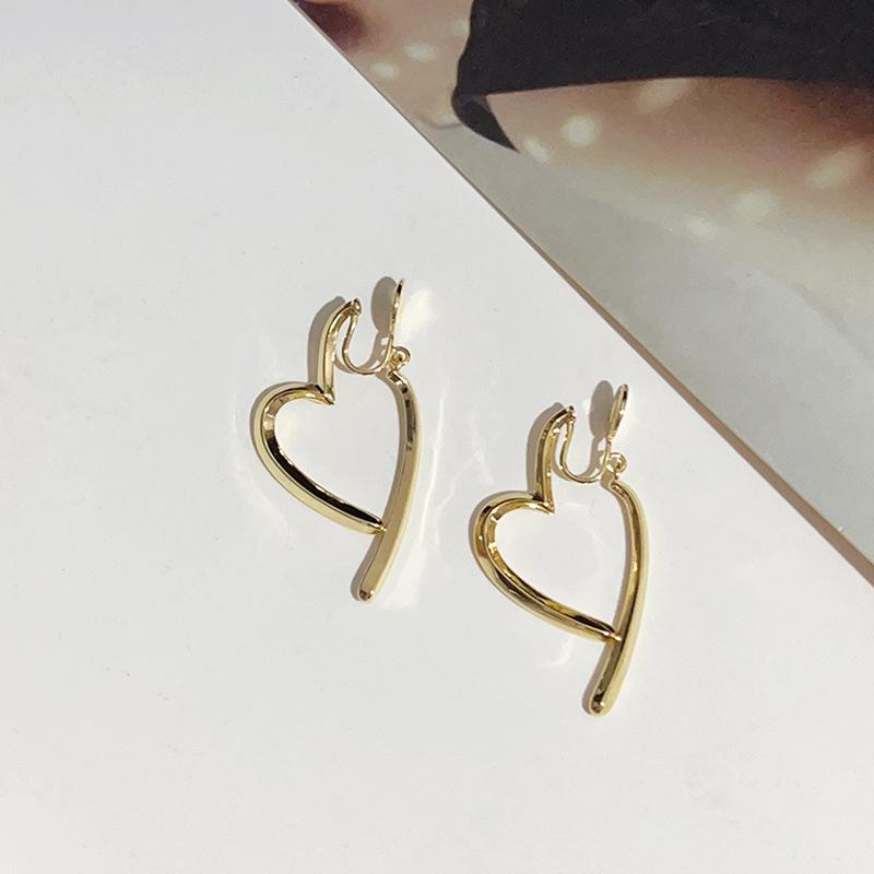 イヤリング 痛くない 40代 50代 揺れる 大ぶり ハート ノンホール ピアス見え ゴールド シルバー クリップ シリコンカバー レディース |  | 03