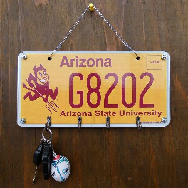 ビンテージライセンスプレート ４連キーフック アリゾナ 壁掛け ナンバープレート アメリカ インテリア雑貨 Intr Lpkf Arizona Redbee レッドビー 通販 Yahoo ショッピング