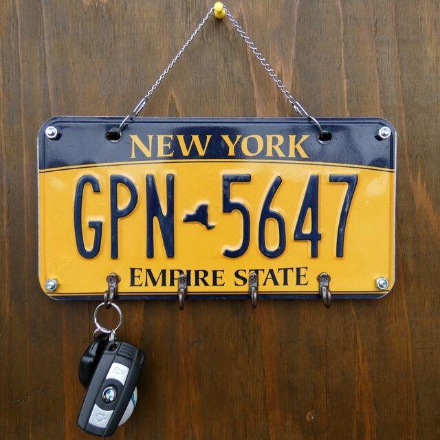 ビンテージライセンスプレート ４連キーフック ニューヨーク 壁掛け ナンバープレート アメリカ インテリア雑貨 Intr Lpkf Ny Redbee レッドビー 通販 Yahoo ショッピング