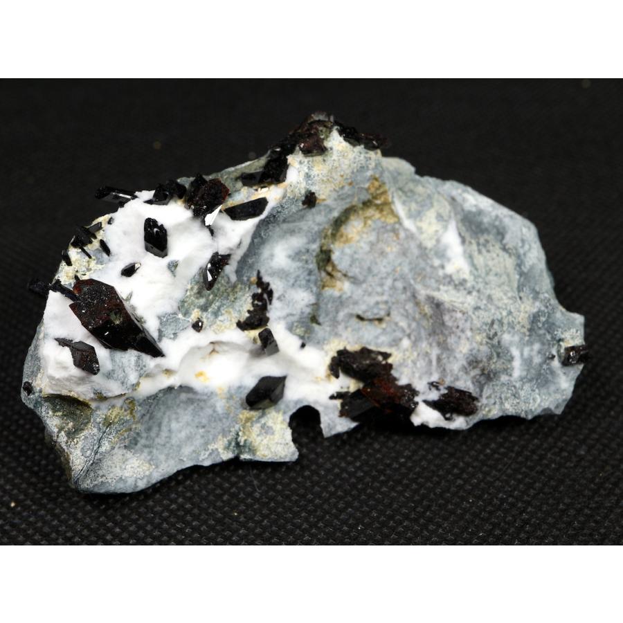 ネプチュナイト 原石 海王石 鉱石