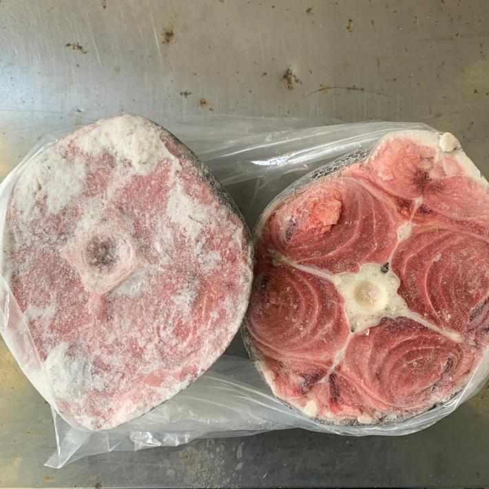 マグロ テール メバチマグロ他 約2kg 加熱用 珍味【まぐろ めばち 目鉢 尾】送P160 二個迄同一送料 現在時間頂きます。日付指定不可 :magurotail:アメ横海産物の丸茂商店ヤフー店 通販 マグロ テール メバチマグロ他 約2kg 5-10個位 加熱用 珍味少々お時間頂きます。日付指定不可
