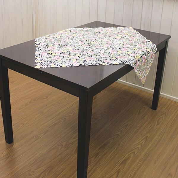 ジェニファーテイラーのテーブルランナー、いちご泥棒モチーフの