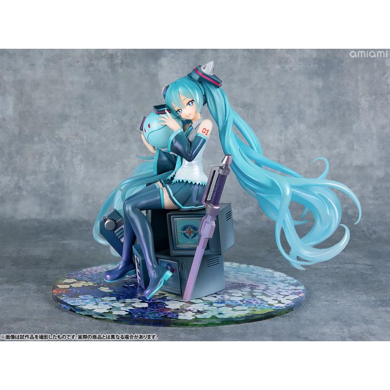 限定販売】Lucrea(ルクリア) 機動戦士ガンダム45周年×初音ミク 初音