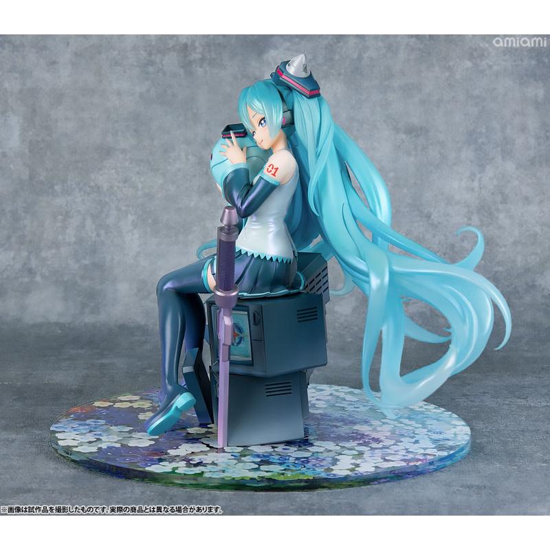 限定販売】Lucrea(ルクリア) 機動戦士ガンダム45周年×初音ミク 初音