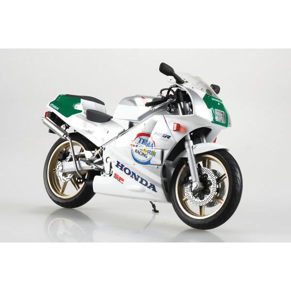 1/12 完成品バイク Honda NSR250R SP ’89 ロスホワイト×テラシルバー×ノーベンバーシルバー[スカイネット]《０５月予約》（Yahoo!・あみあみ Yahoo!店）