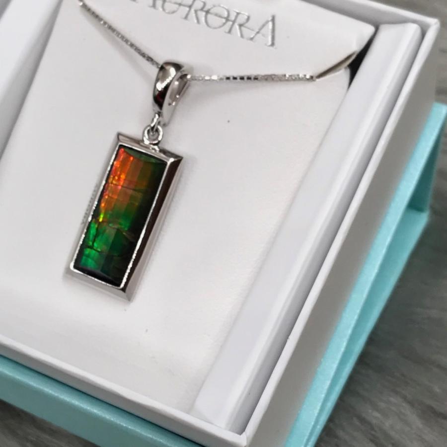 Shankari アンバー ルビー シルバー ペンダントトップ 宝石 ジュエリー Shankari アンバー ルビー シルバー ペンダントトップ 宝石