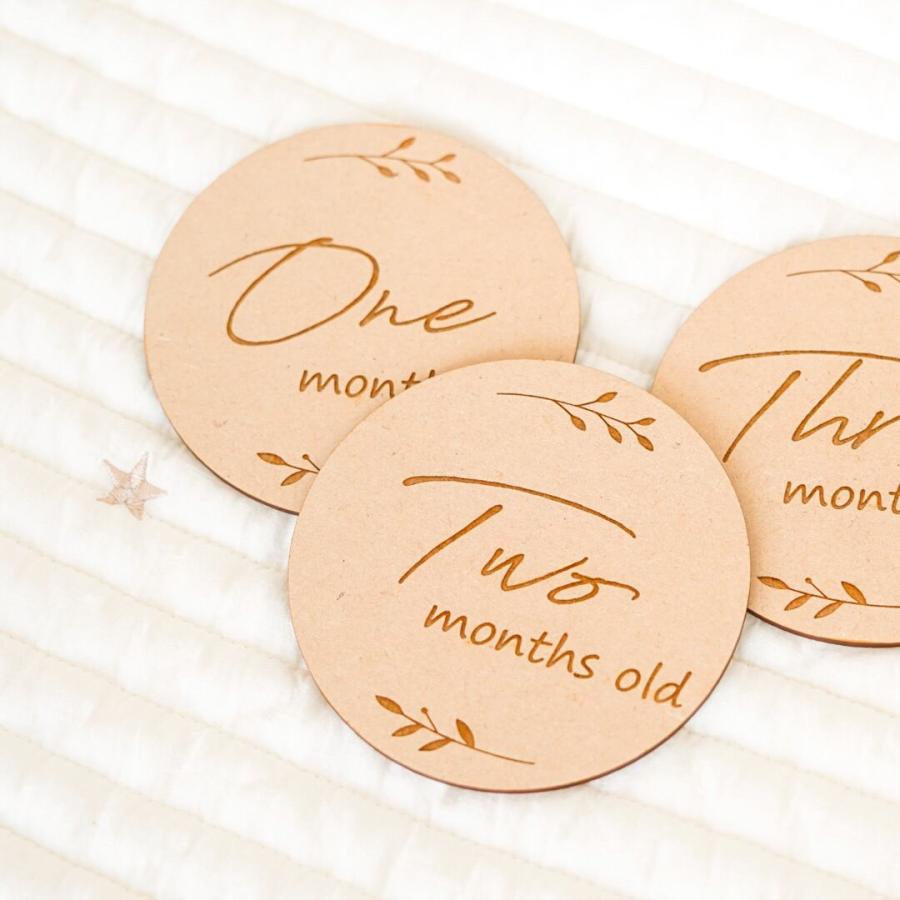 日本製造 木製 マンスリープレート 12枚セット レターバナー 出産祝い 月齢フォト ニューボーンフォト ギフト ジャストボーン woodbanner おしゃれ 月齢カード |  | 02