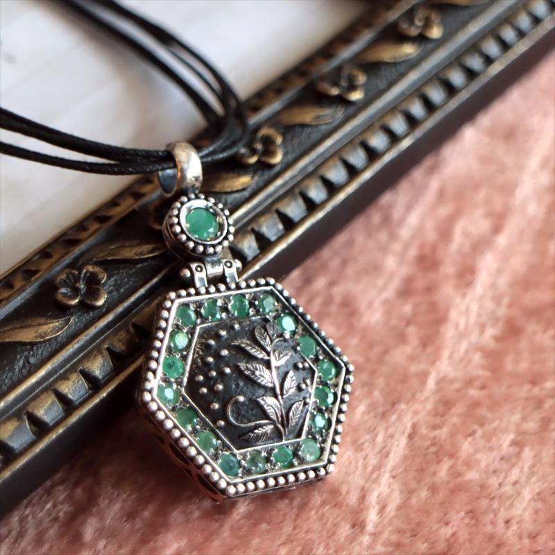 オットマンアンティーク デザインシルバーペンダント ヘキサゴナル/グリーン |  | 02