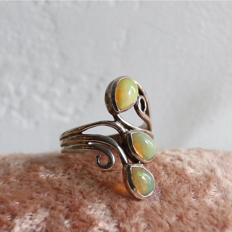 オットマン アンティークデザイン リング　オパール オパール | 