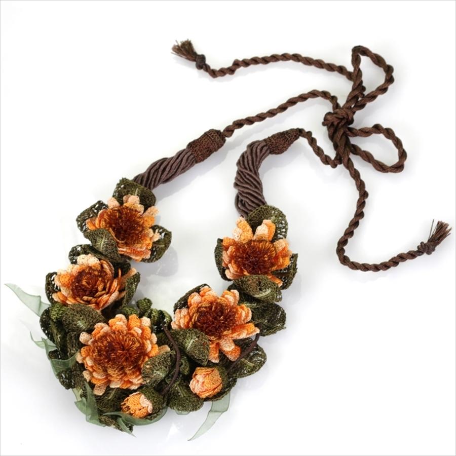 ハンドメイドレースフラワー・ボタニカルネックレス 大輪のガーベラ・オヤモチーフ | 