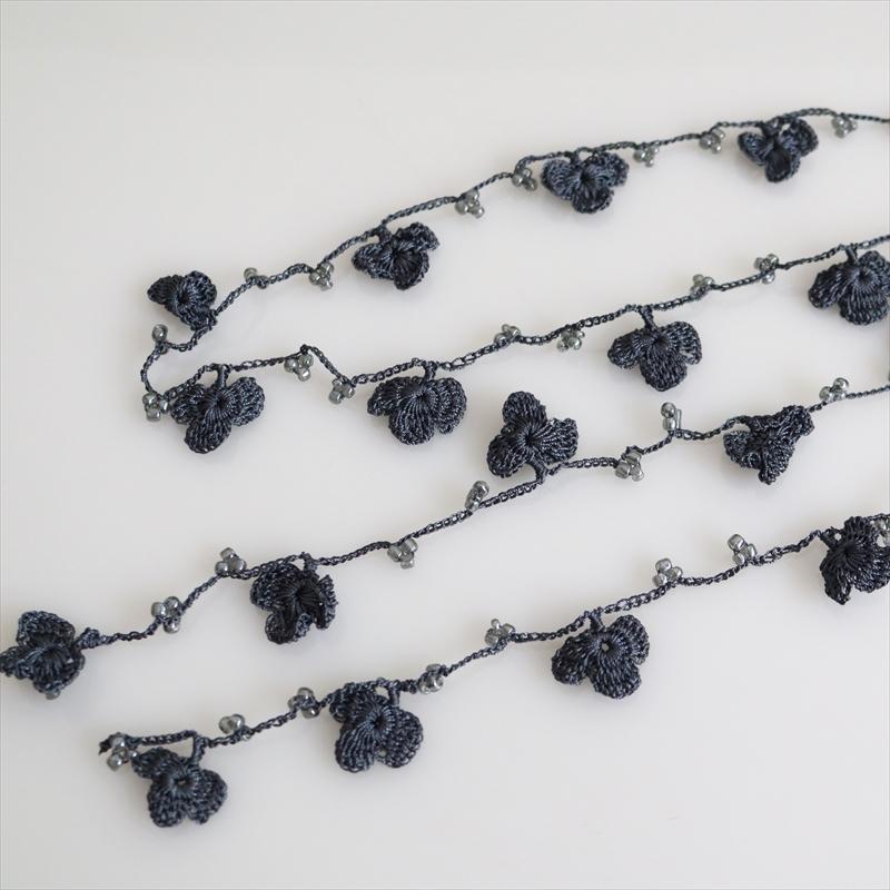 オヤ トゥオヤ ロングラリエット 小花モチーフ ブラック |  | 02