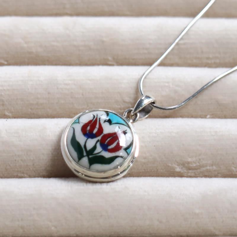 キュタフヤ陶器 シルバーペンダント 赤いチューリップ |  | 01