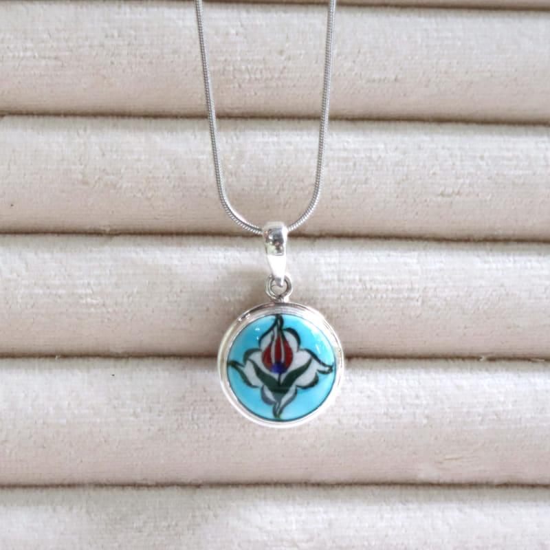 キュタフヤ陶器 シルバーペンダント 赤いチューリップ |  | 02