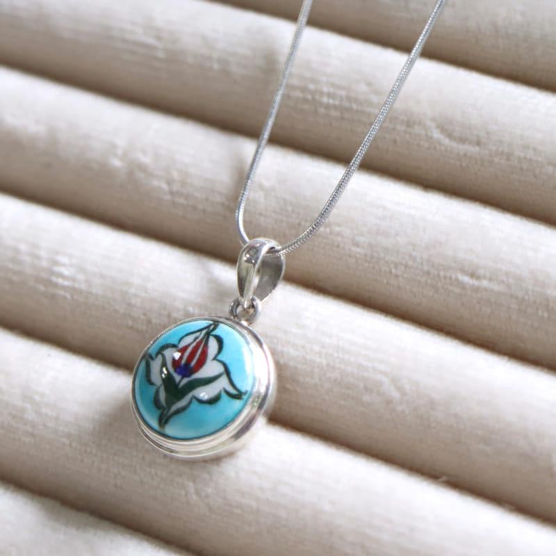 キュタフヤ陶器 シルバーペンダント 赤いチューリップ |  | 03