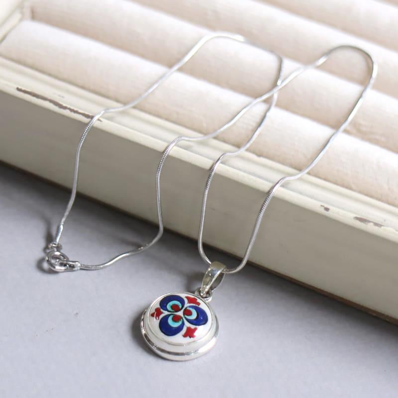 キュタフヤ陶器 シルバーペンダント チンターマニ |  | 01