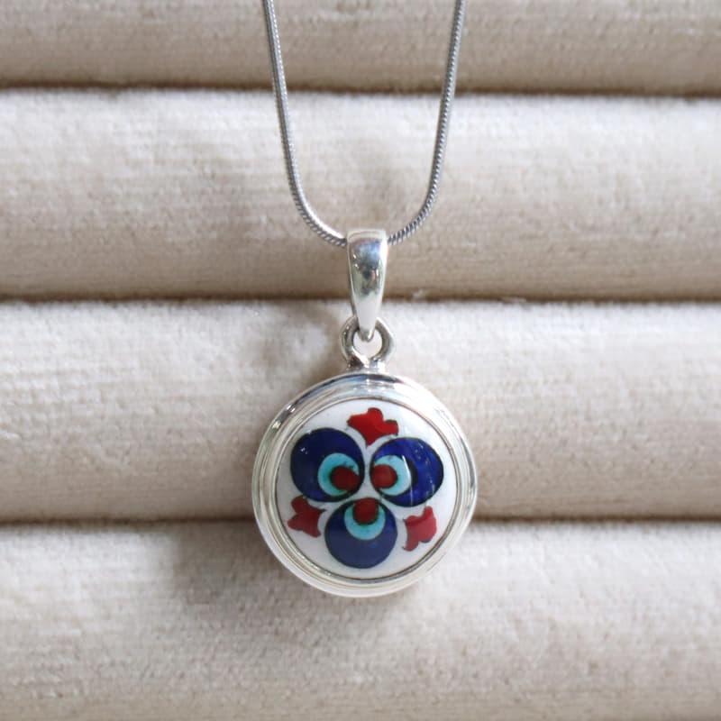 キュタフヤ陶器 シルバーペンダント チンターマニ |  | 02